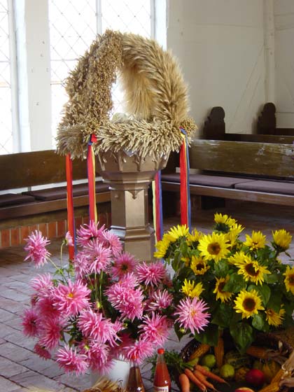 Picture of Harvest Crown in Brunow Church on Erntefest