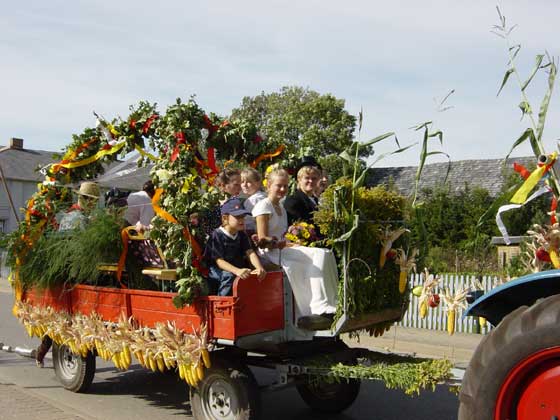 Picture of Erntefest 2004 procession