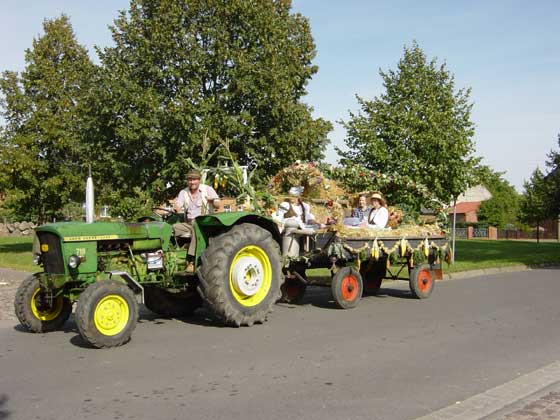 Picture of Erntefest 2004 procession