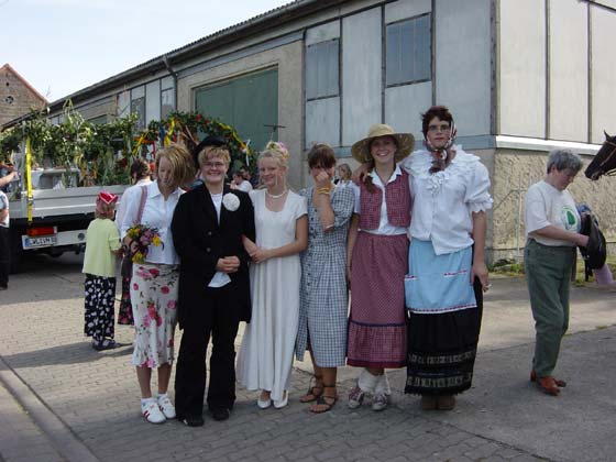 Picture of Erntefest 2004 participants